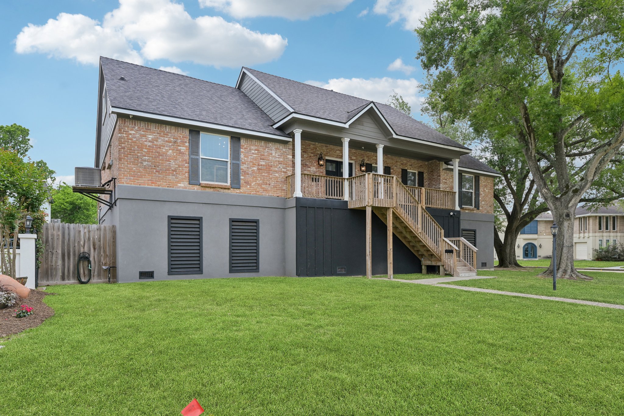 Point Lookout Dr-L1804-006.jpg