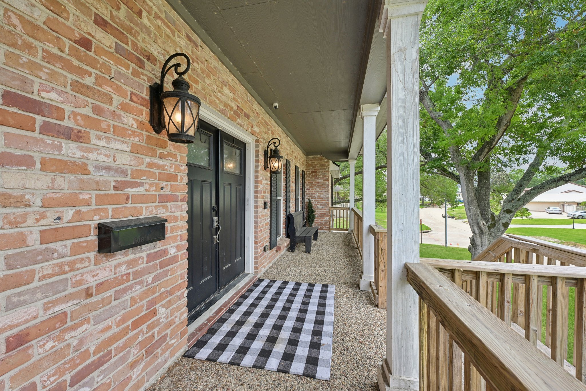 Point Lookout Dr-L1804-007.jpg