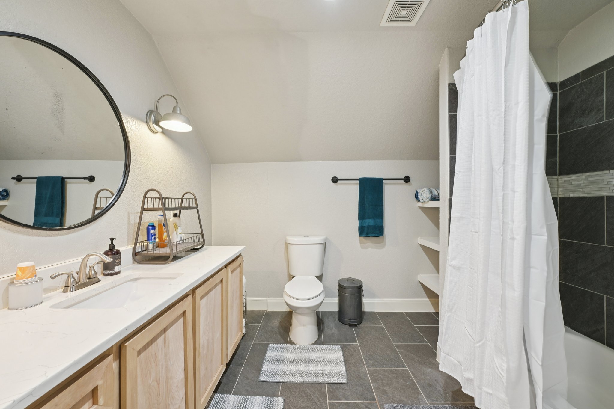 Point Lookout Dr-L1804-038.jpg