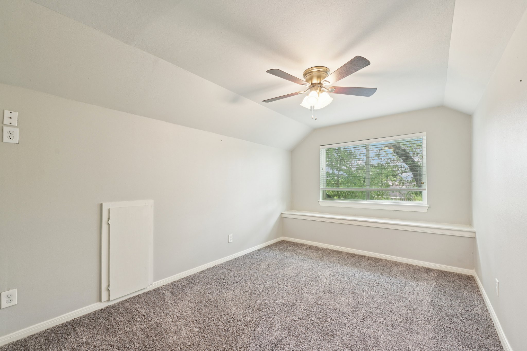 Point Lookout Dr-L1804-039.jpg