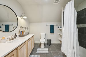 Point Lookout Dr-L1804-038.jpg