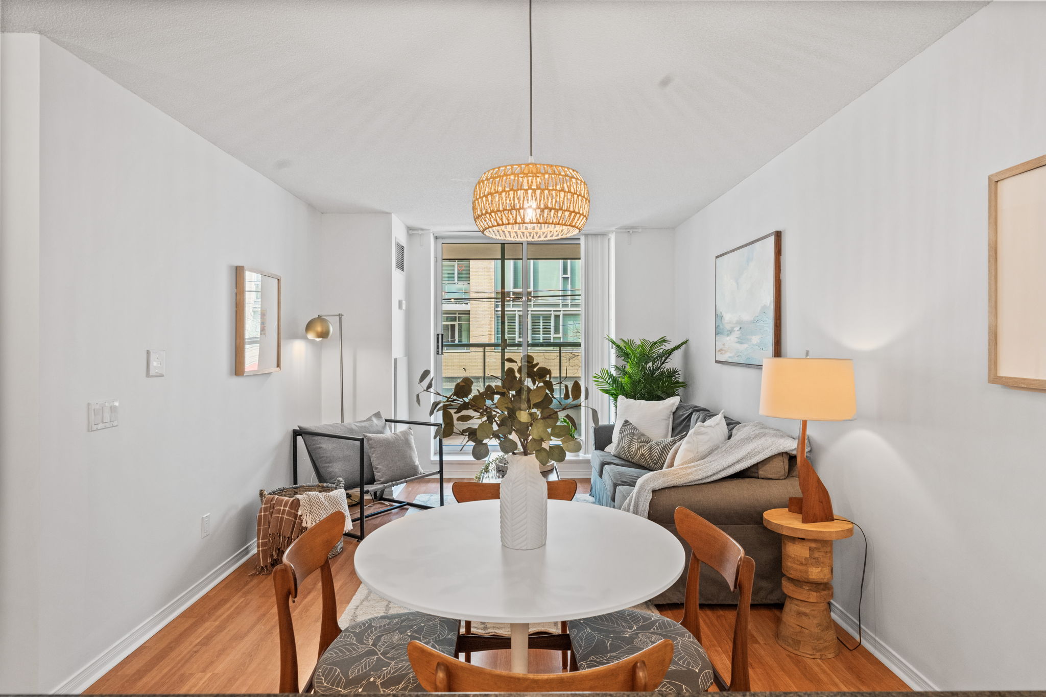 1863 Queen St E Unit 214 Toronto, ON M4L 3Y6