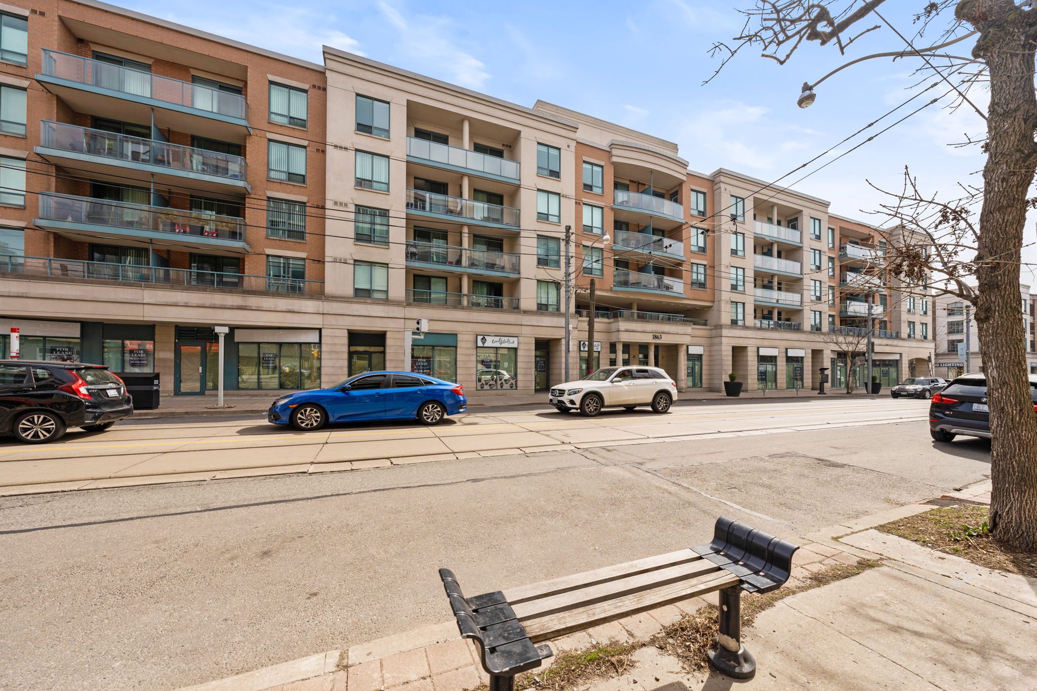 1863 Queen St E Unit 214 Toronto, ON M4L 3Y6