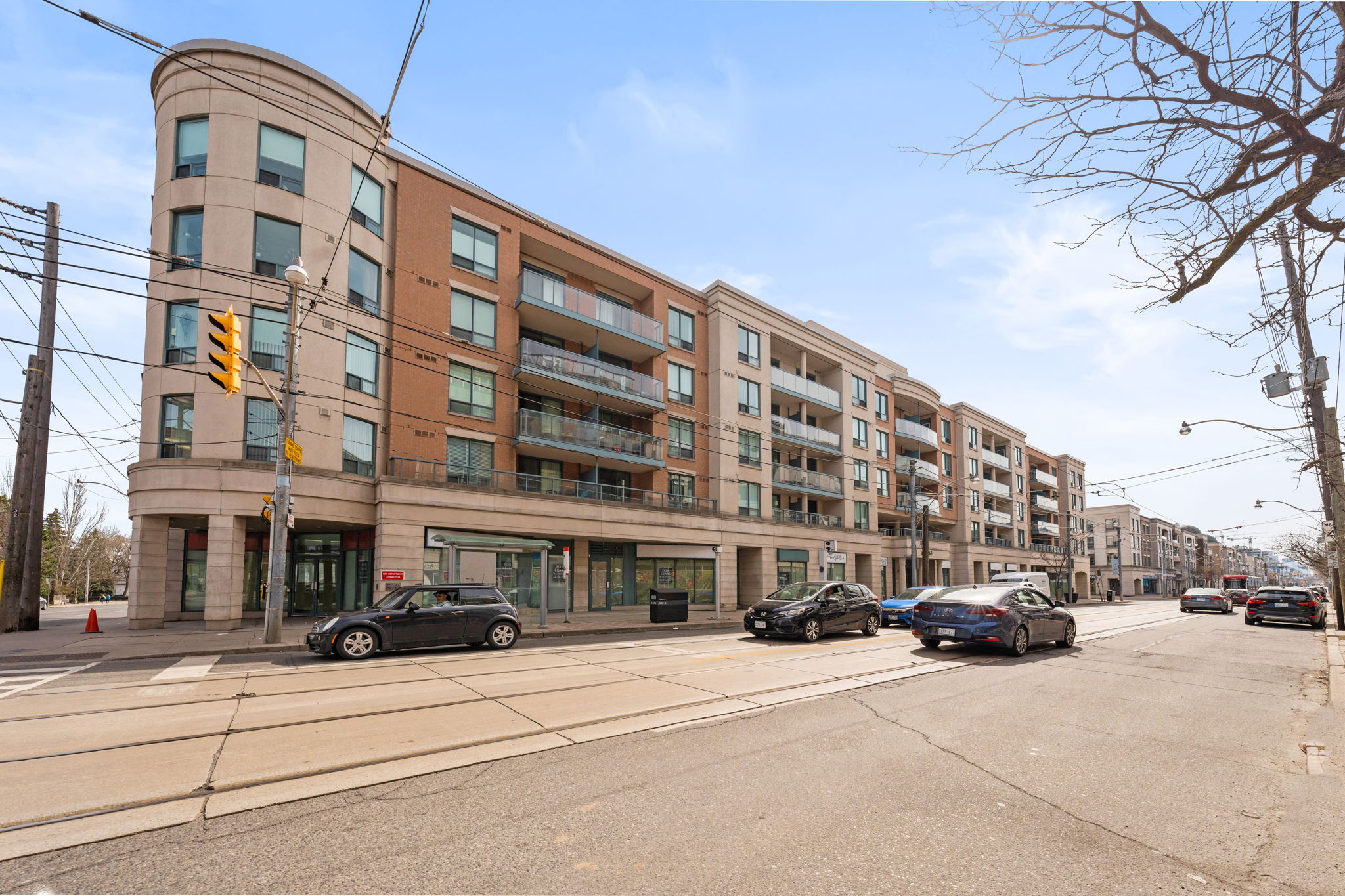 1863 Queen St E Unit 214 Toronto, ON M4L 3Y6