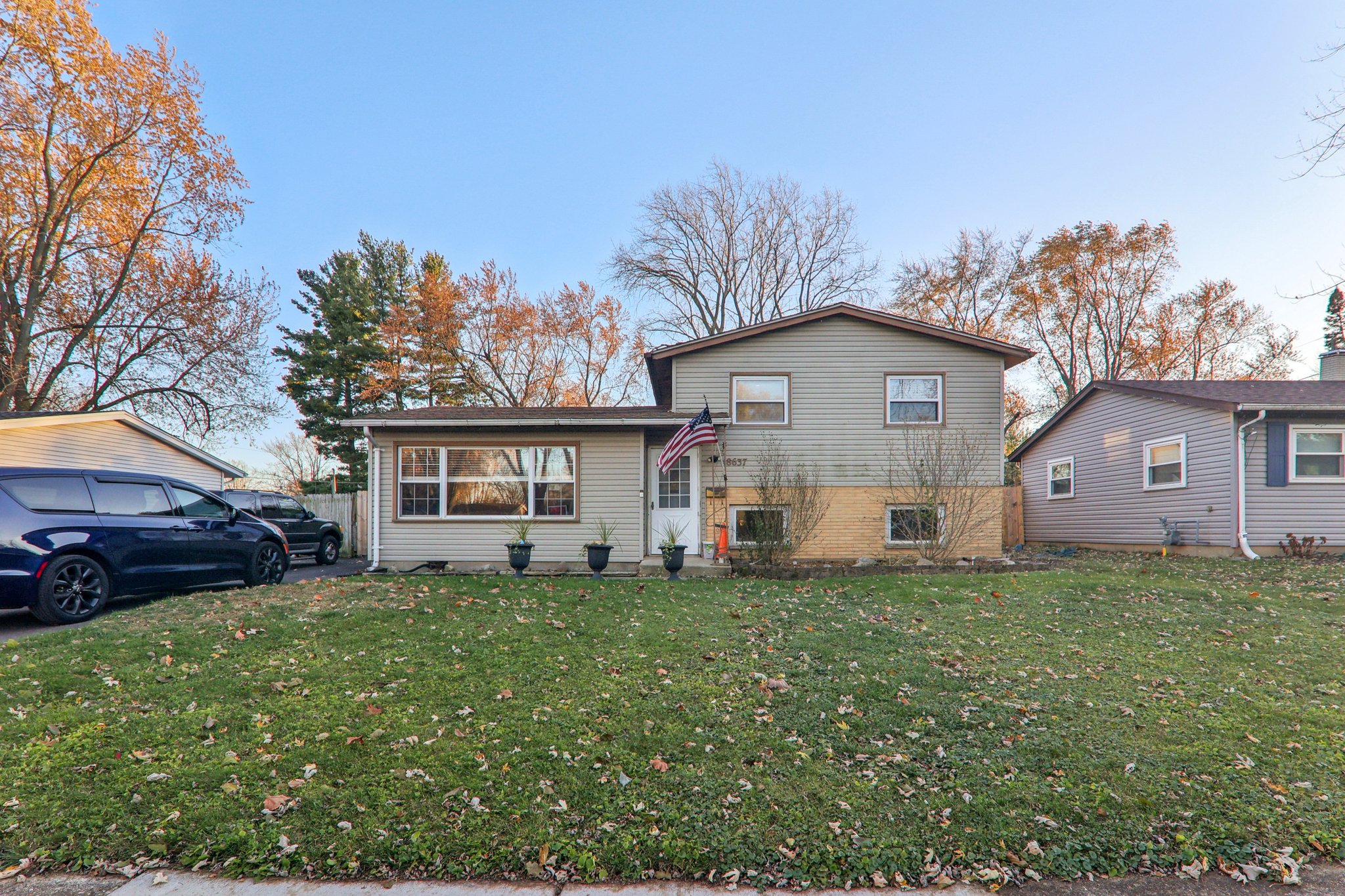 Karen Ln-S1711-002.jpg