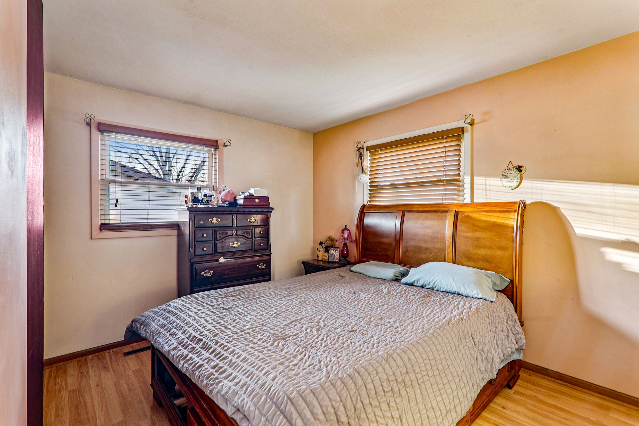 Karen Ln-S1711__6868r