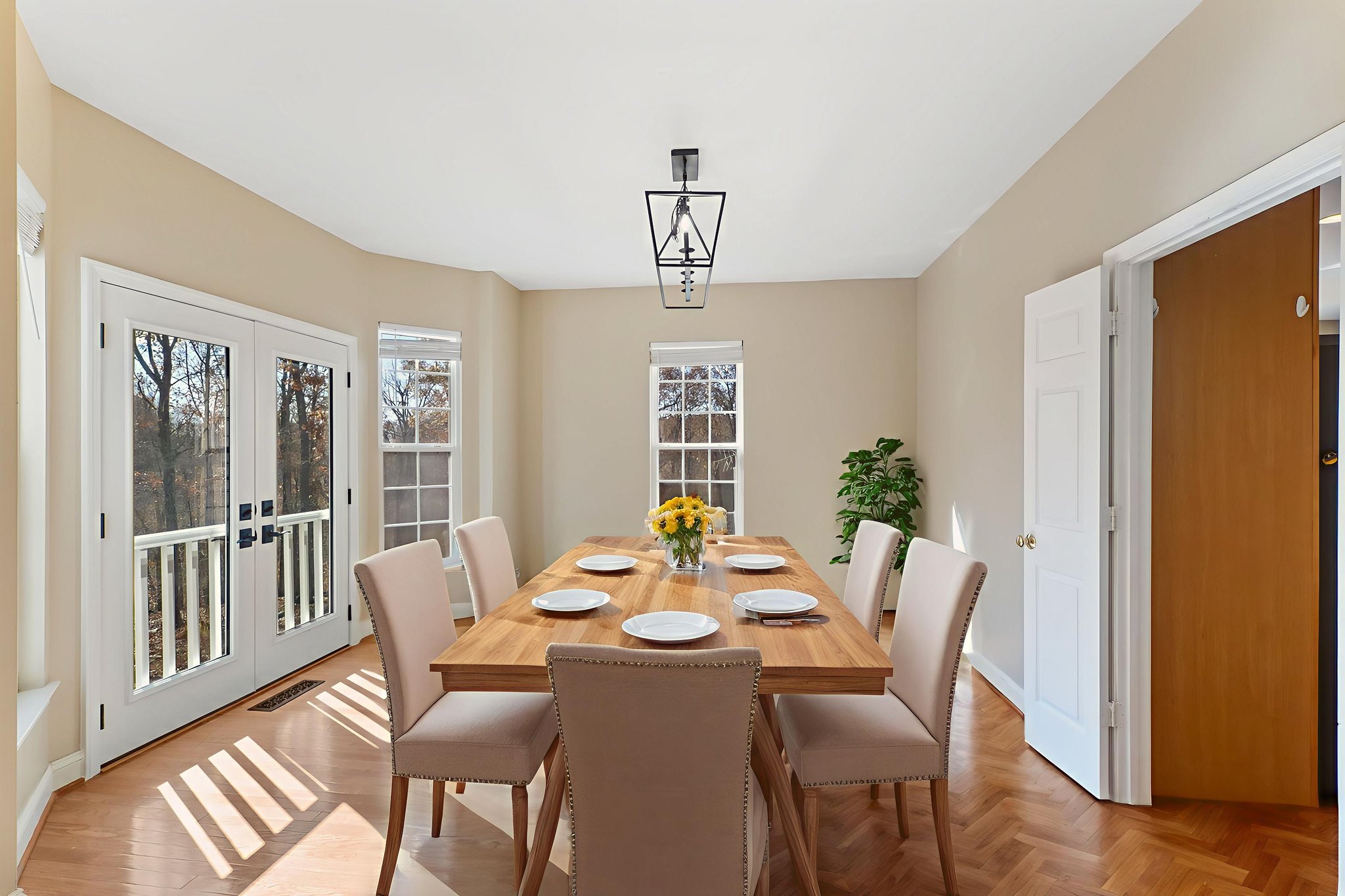 P1830169 virtually staged.jpeg