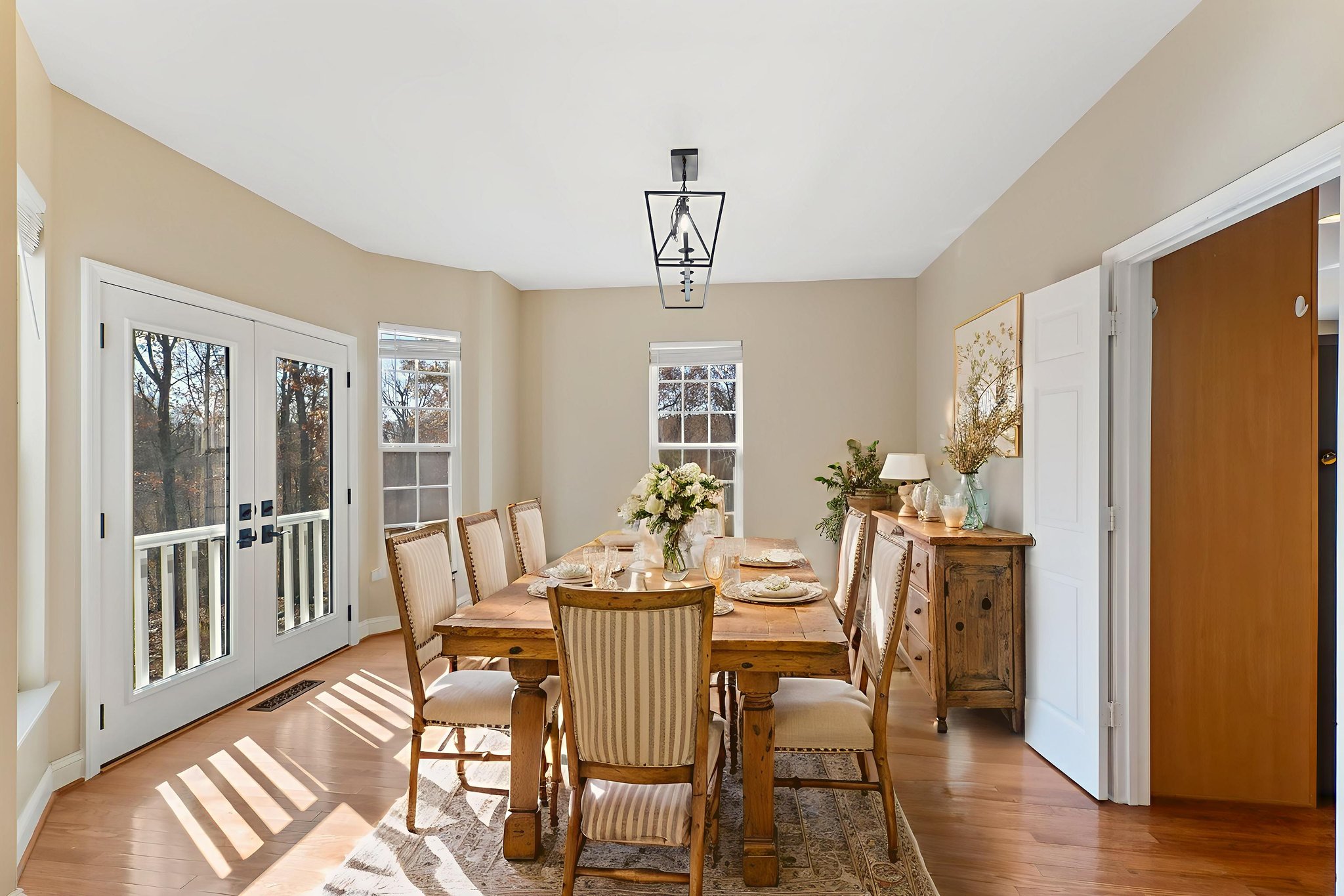 P1830169 virtually staged.jpeg