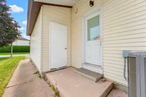  Photo 49