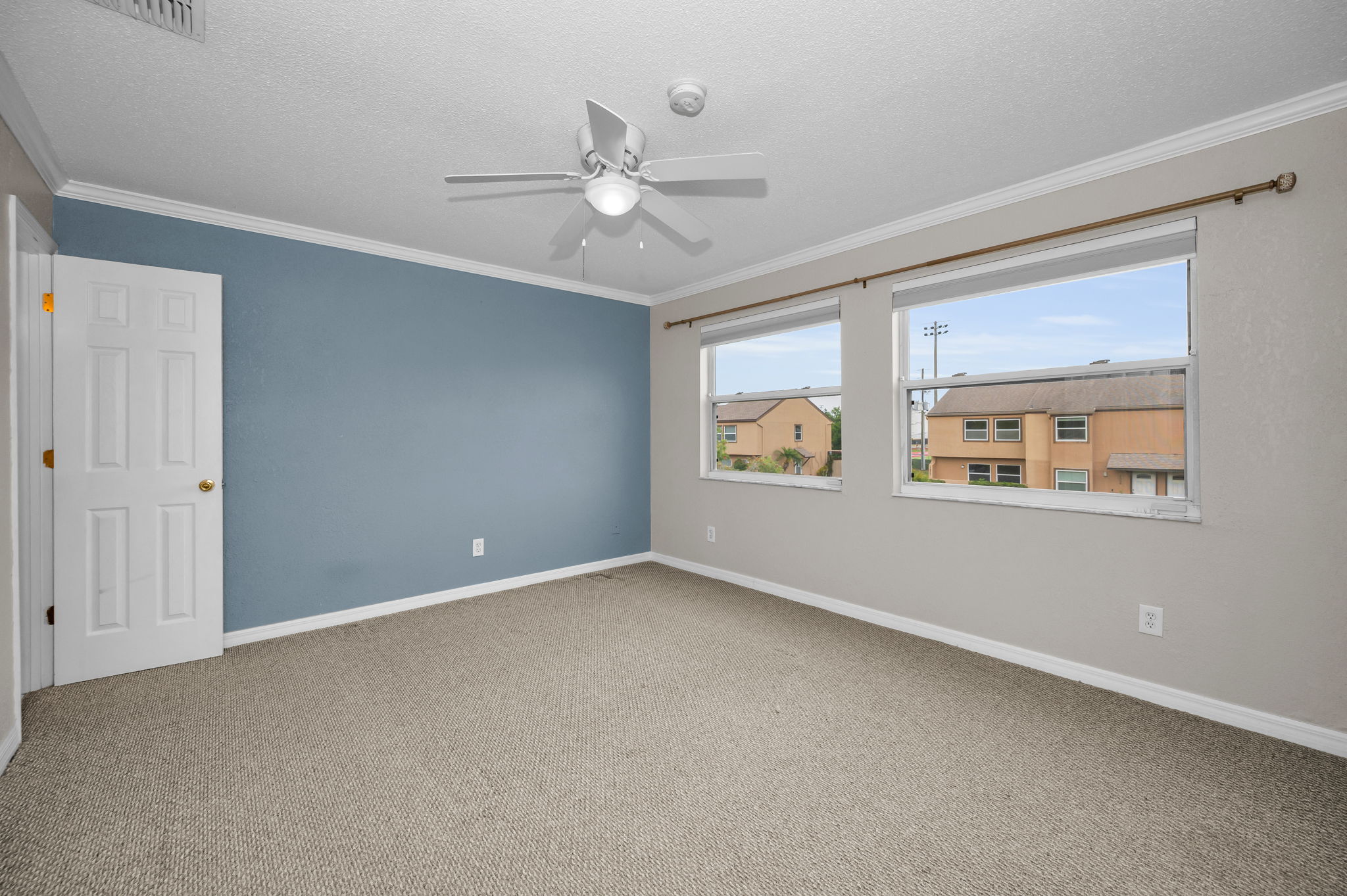 Upper Level Master Bedroom1b