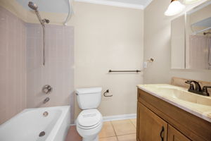 Upper Level Bathroom2