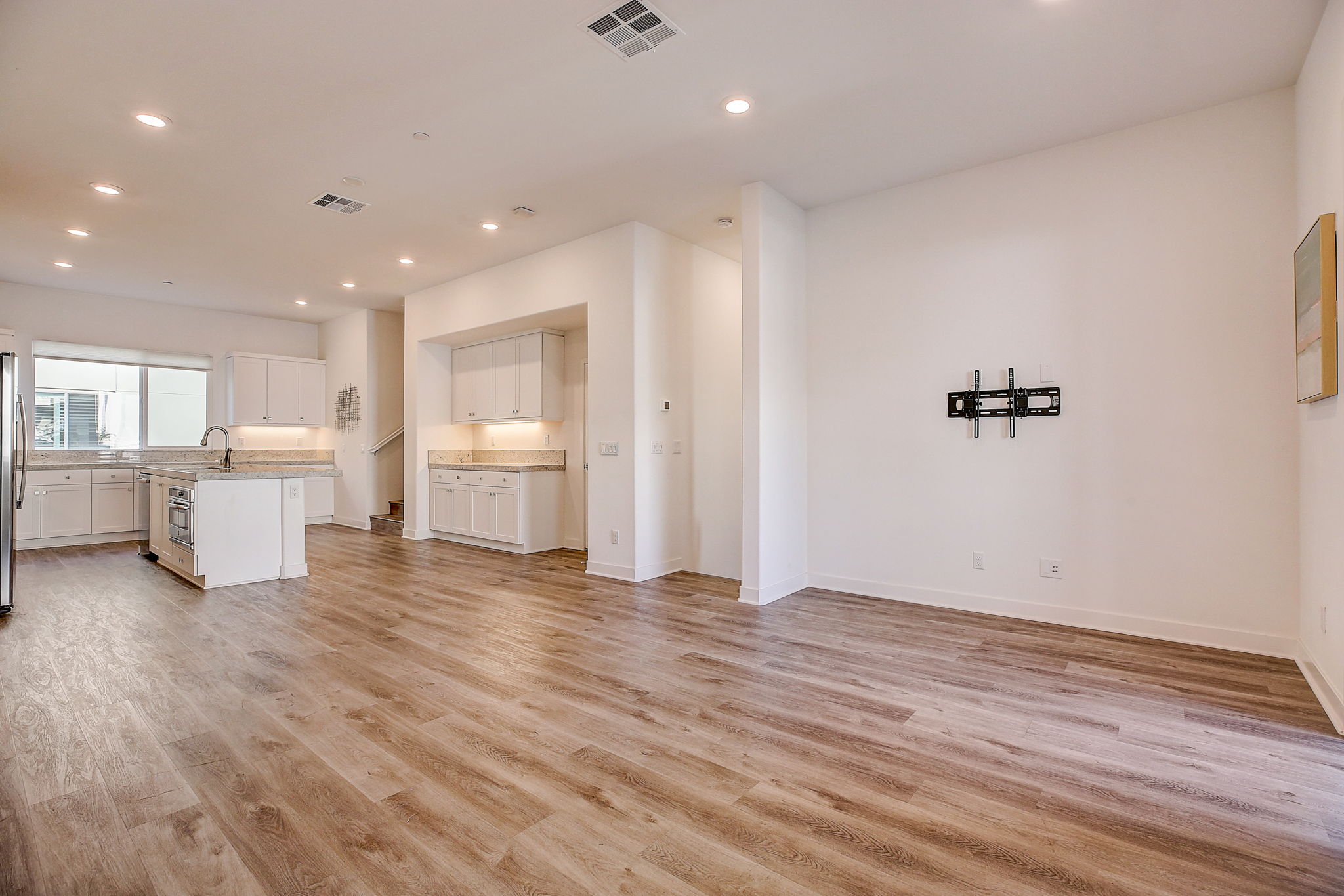 S Westside Dr 23-004