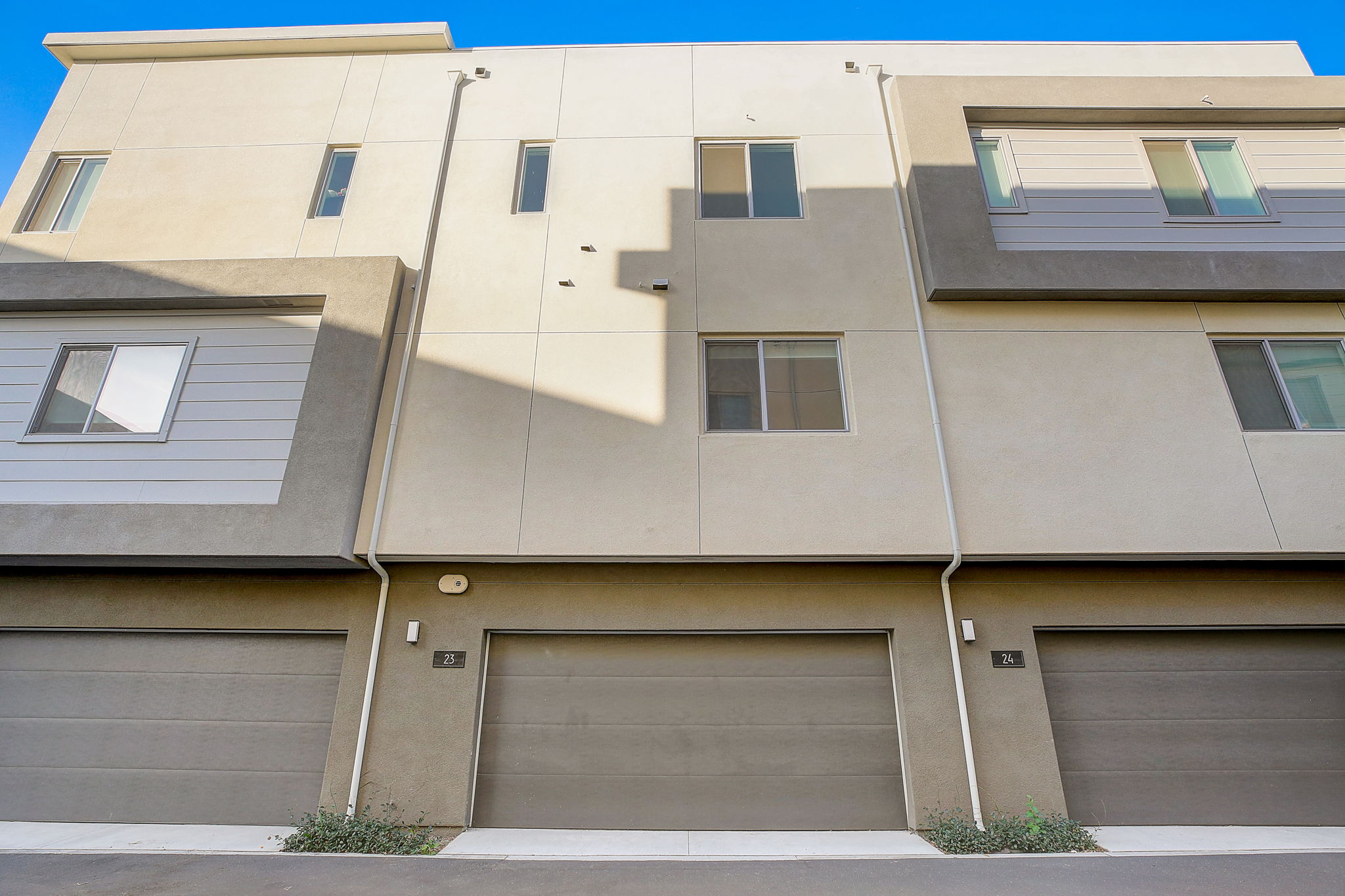S Westside Dr 23-043