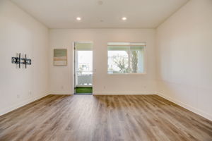 S Westside Dr 23-003