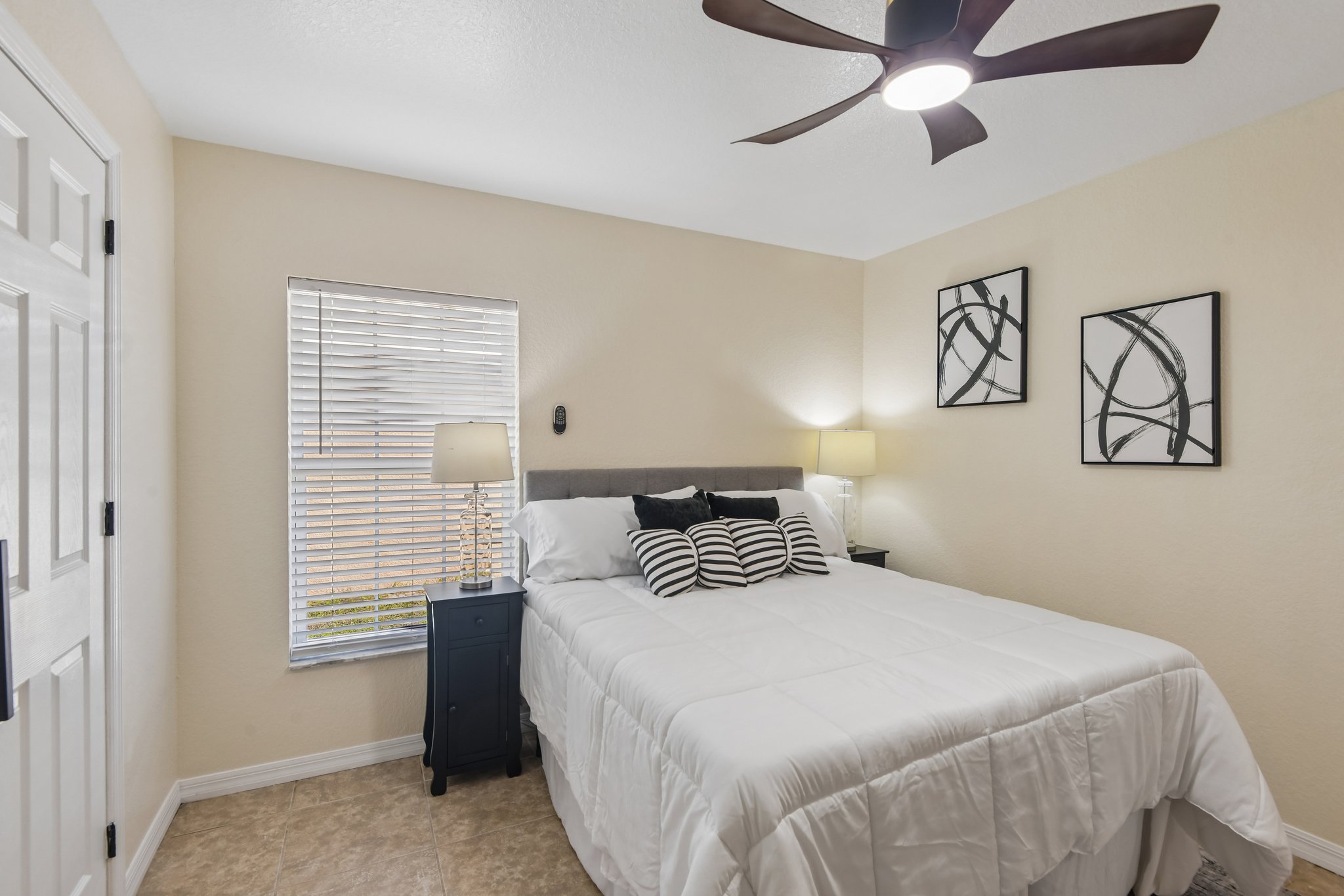 Betty Ln-S1310-017.jpg