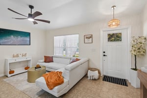 Betty Ln-S1310-007.jpg