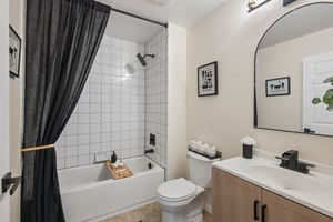 Betty Ln-S1310-018.jpg