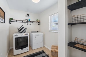 Betty Ln-S1310-027.jpg