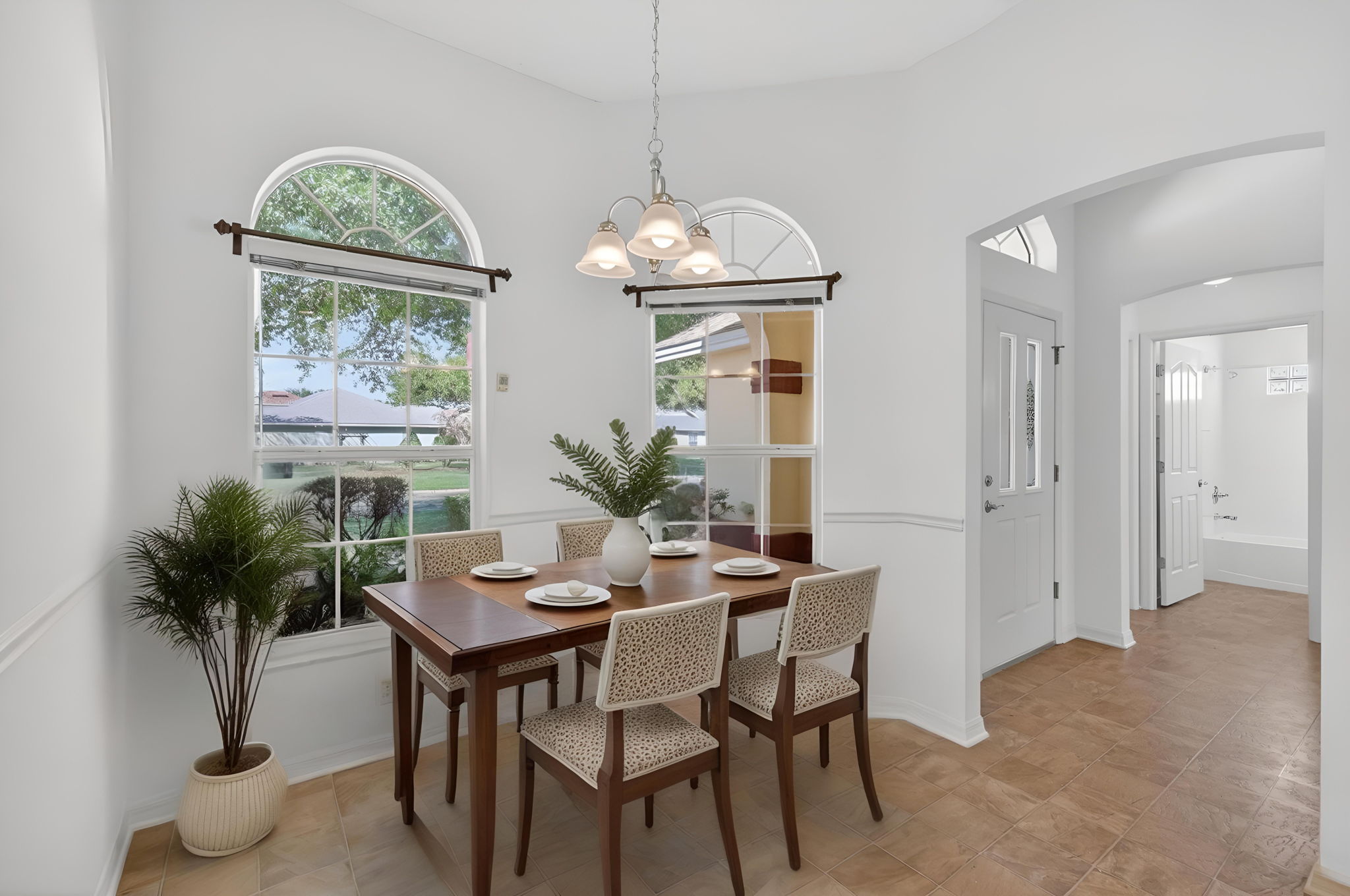 Dinette-Virtually Staged