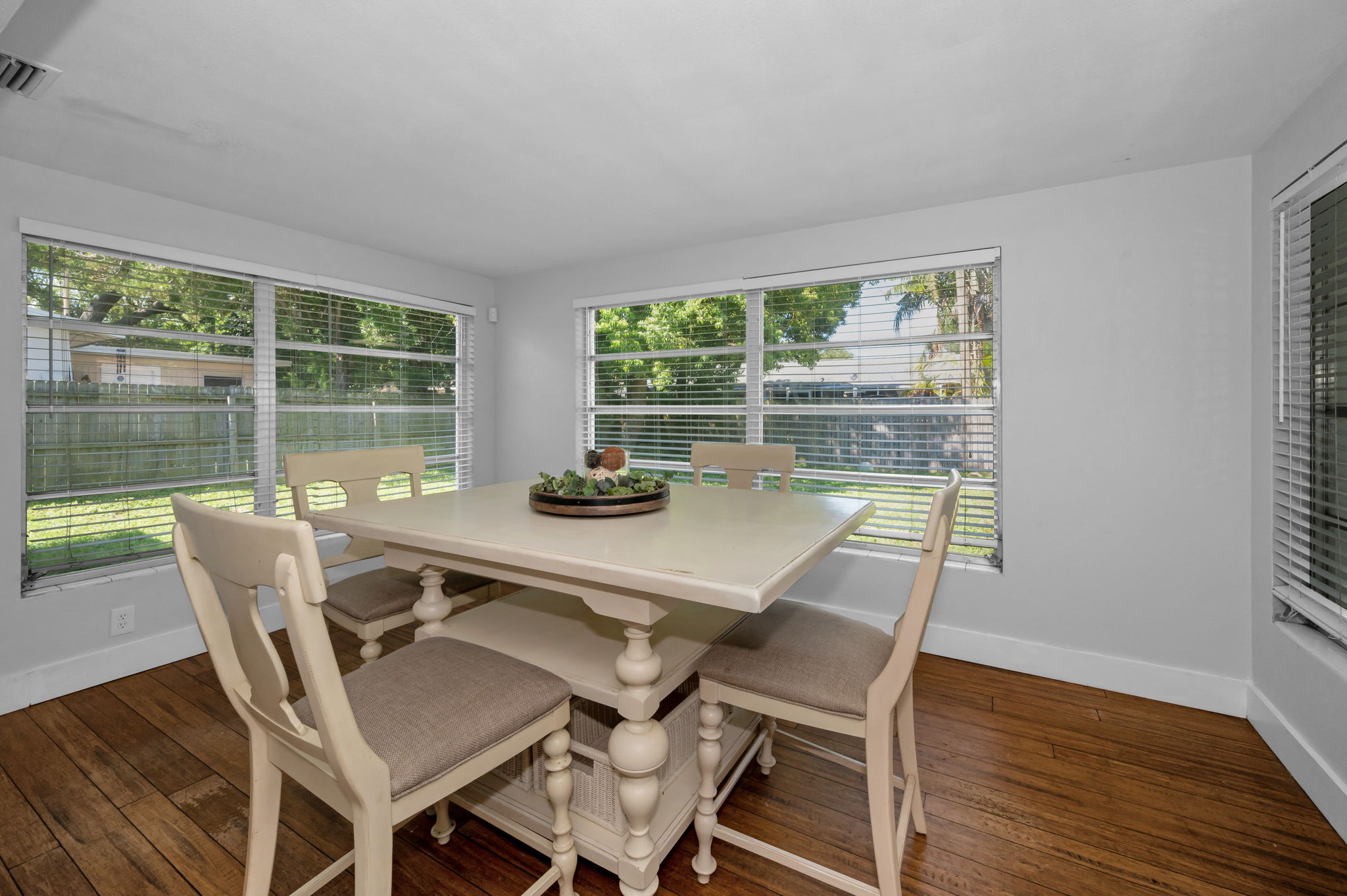 Dining Room2