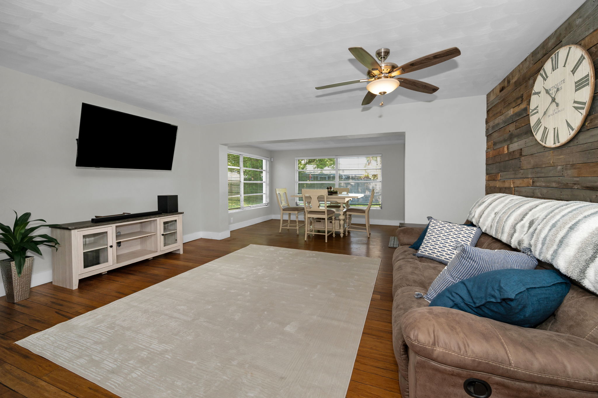 Living Room3