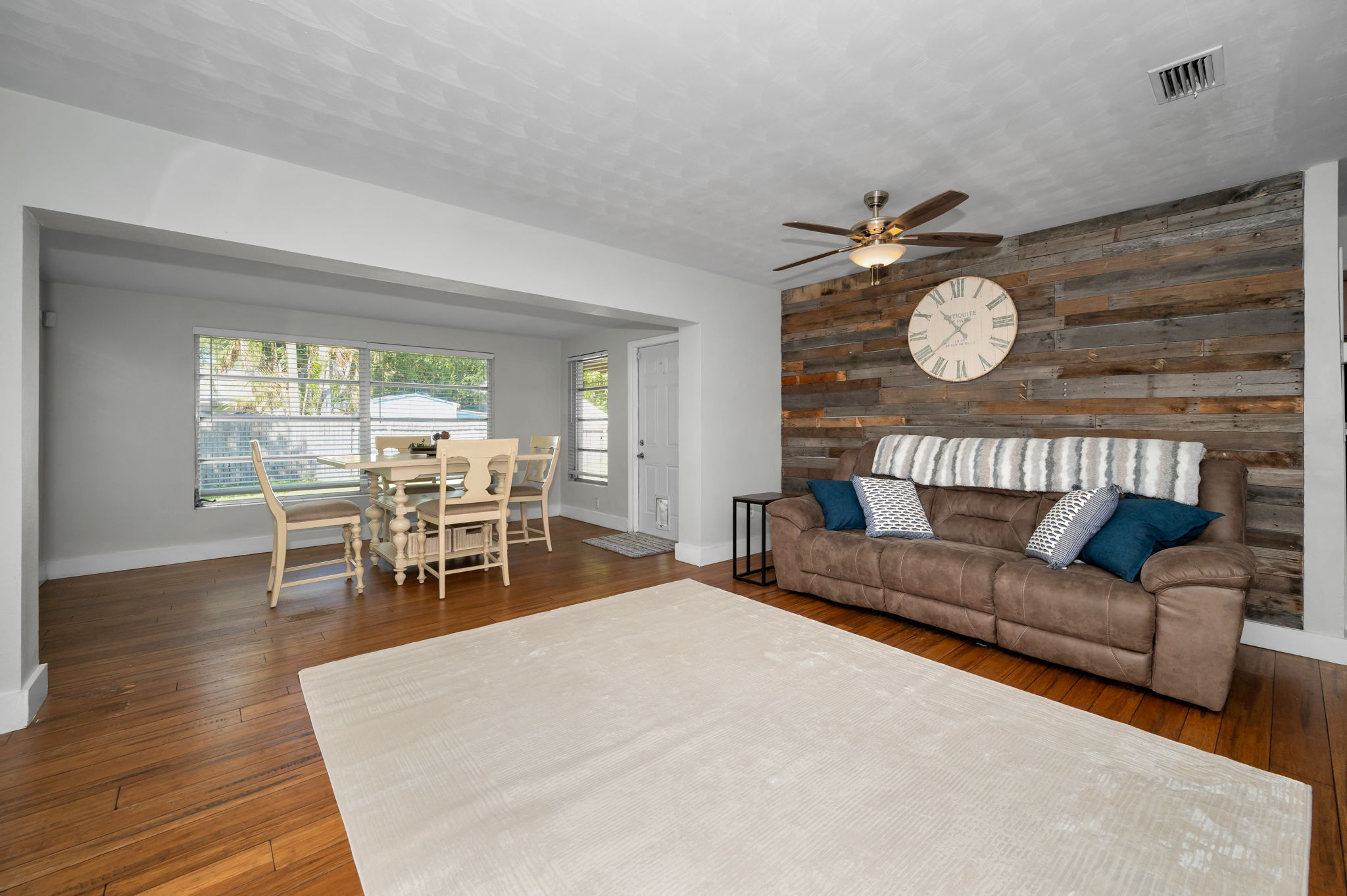 Living Room4