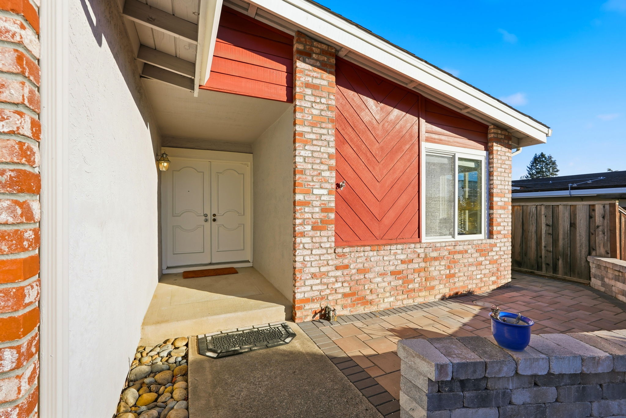 006_F8_18660 E Cavendish Dr