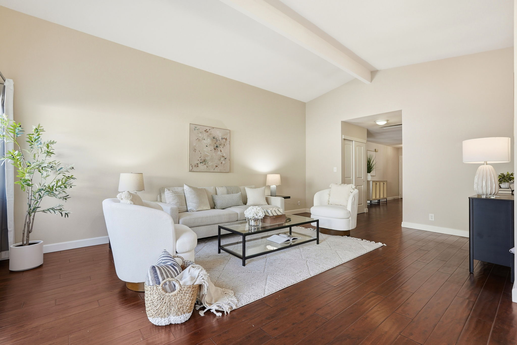 014_F8_18660 E Cavendish Dr