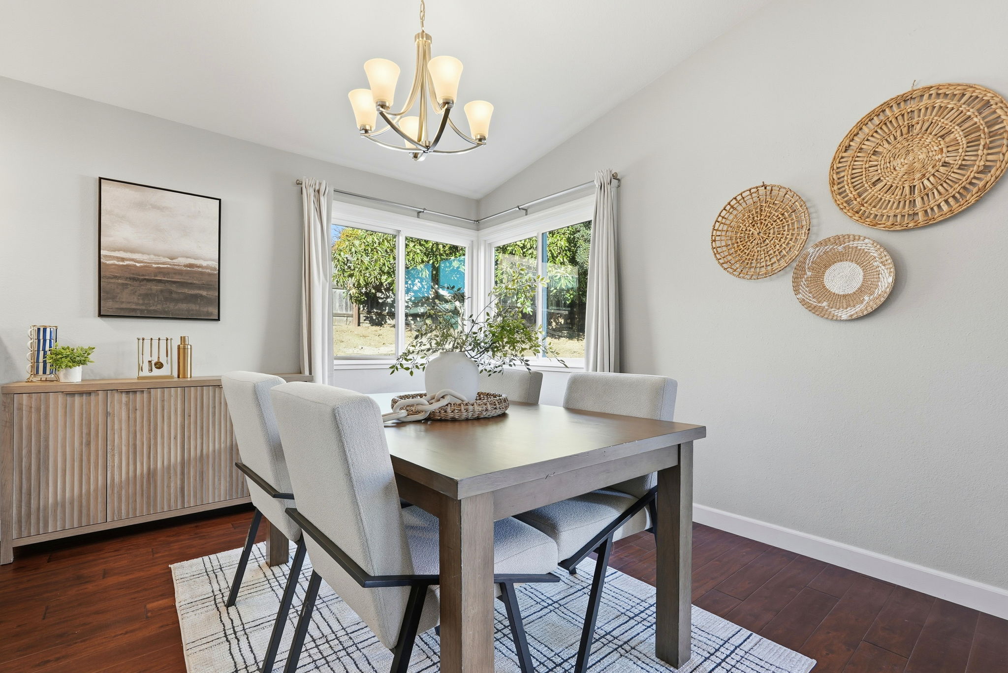 026_F8_18660 E Cavendish Dr