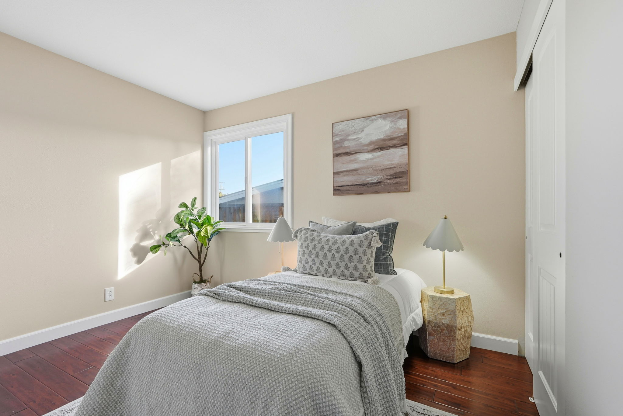 030_F8_18660 E Cavendish Dr