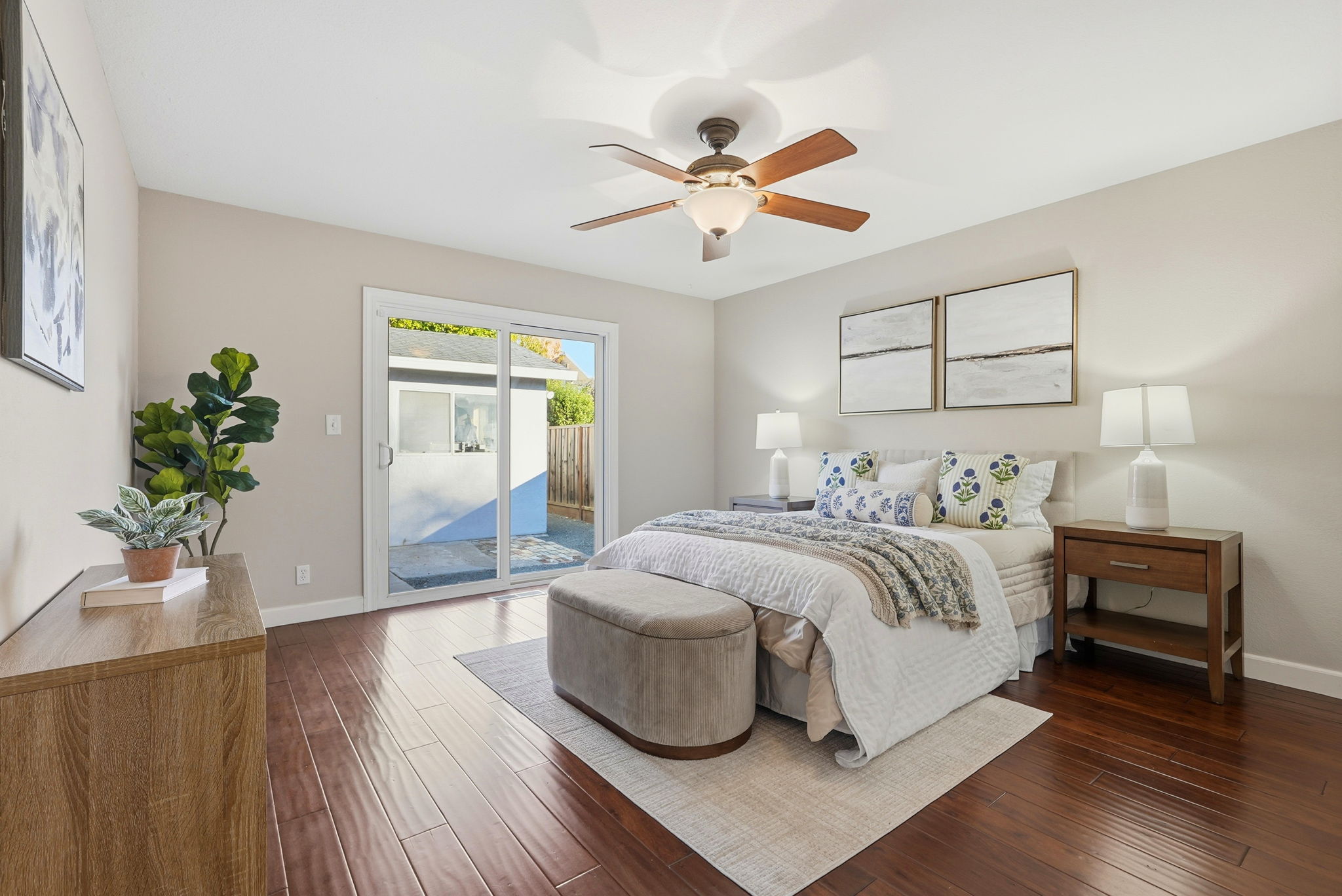 031_F8_18660 E Cavendish Dr