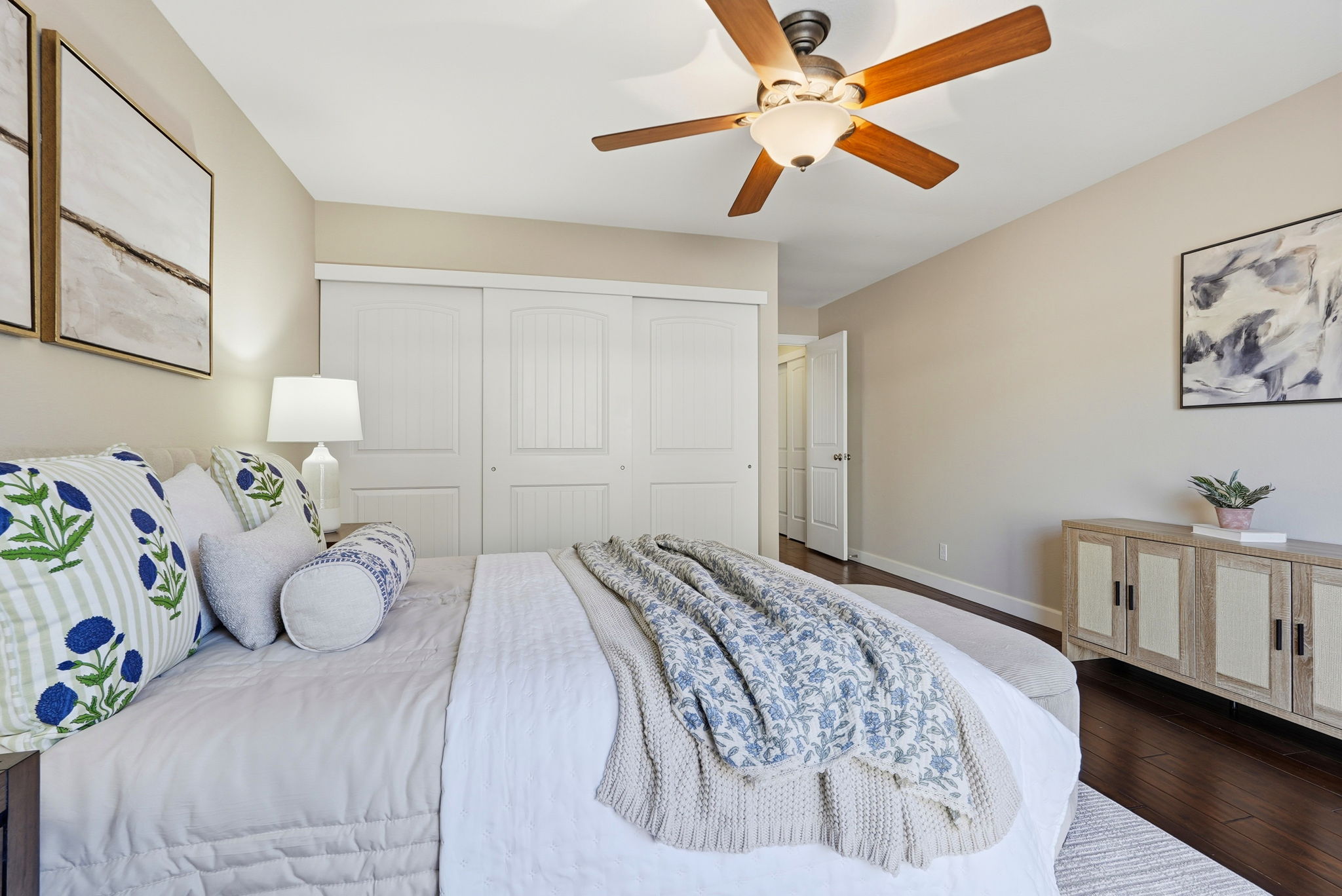 033_F8_18660 E Cavendish Dr