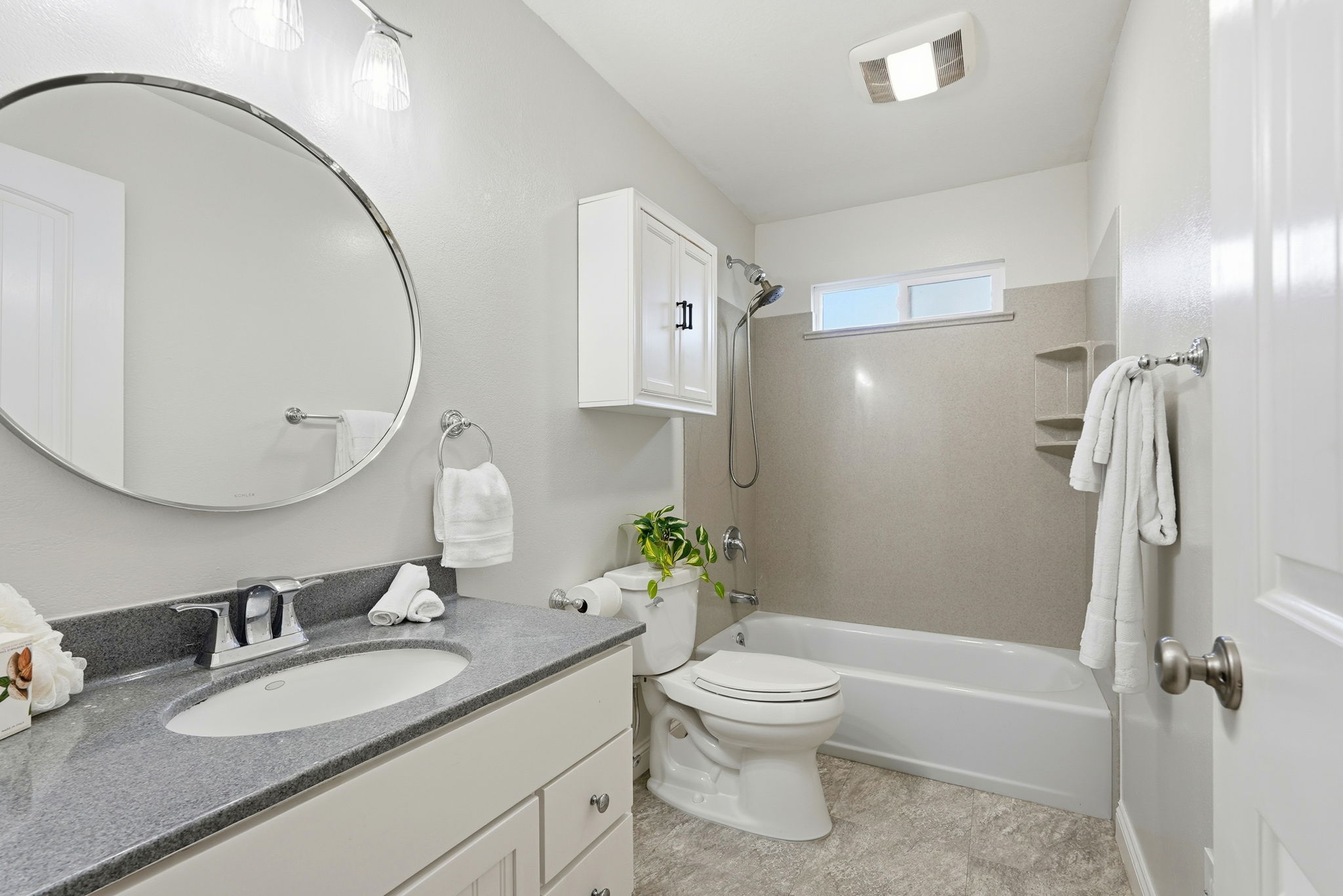 034_F8_18660 E Cavendish Dr