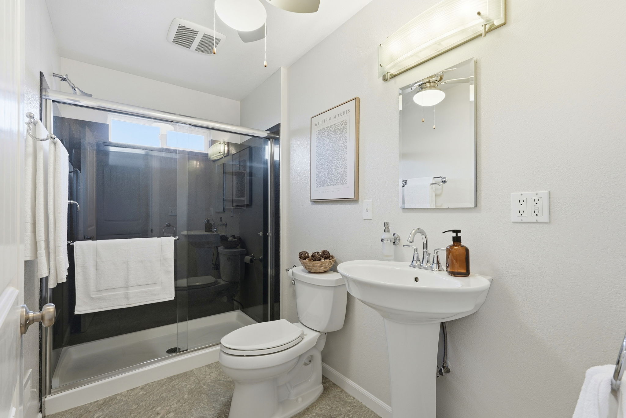 035_F8_18660 E Cavendish Dr