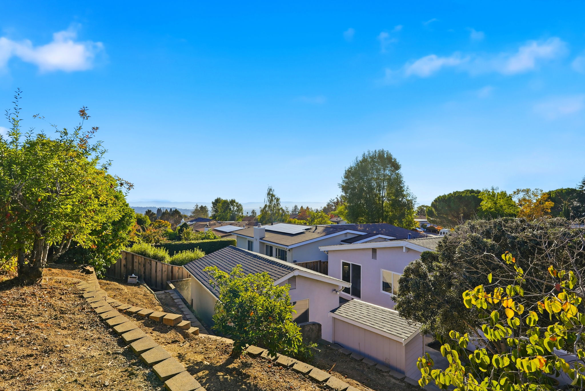 050_F8_18660 E Cavendish Dr