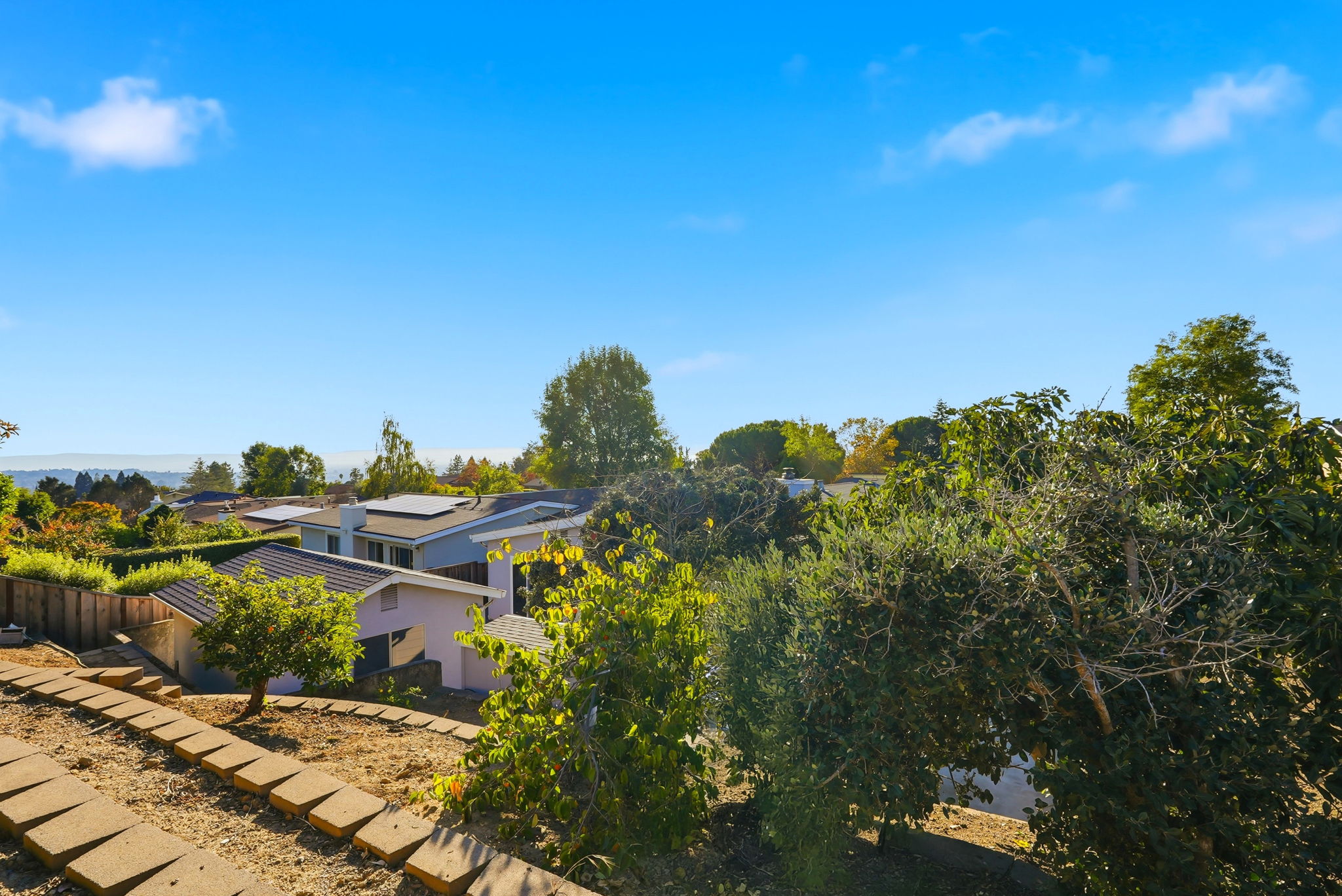 052_F8_18660 E Cavendish Dr