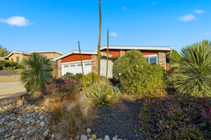 004_F8_18660 E Cavendish Dr