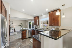 019_F8_18660 E Cavendish Dr