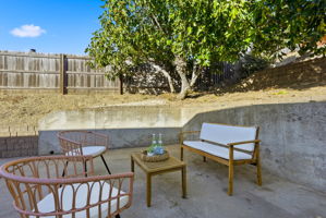 040_F8_18660 E Cavendish Dr