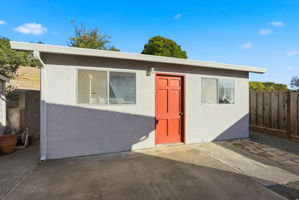 045_F8_18660 E Cavendish Dr