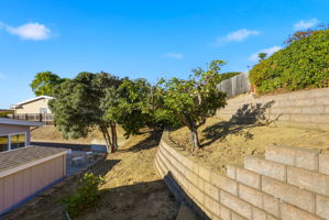 048_F8_18660 E Cavendish Dr