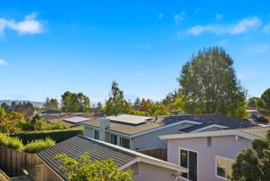 051_F8_18660 E Cavendish Dr