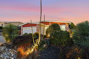 007_F8_TWILIGHT_18660 E Cavendish Dr