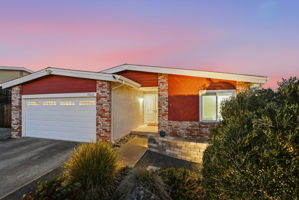 008_F8_TWILIGHT_18660 E Cavendish Dr