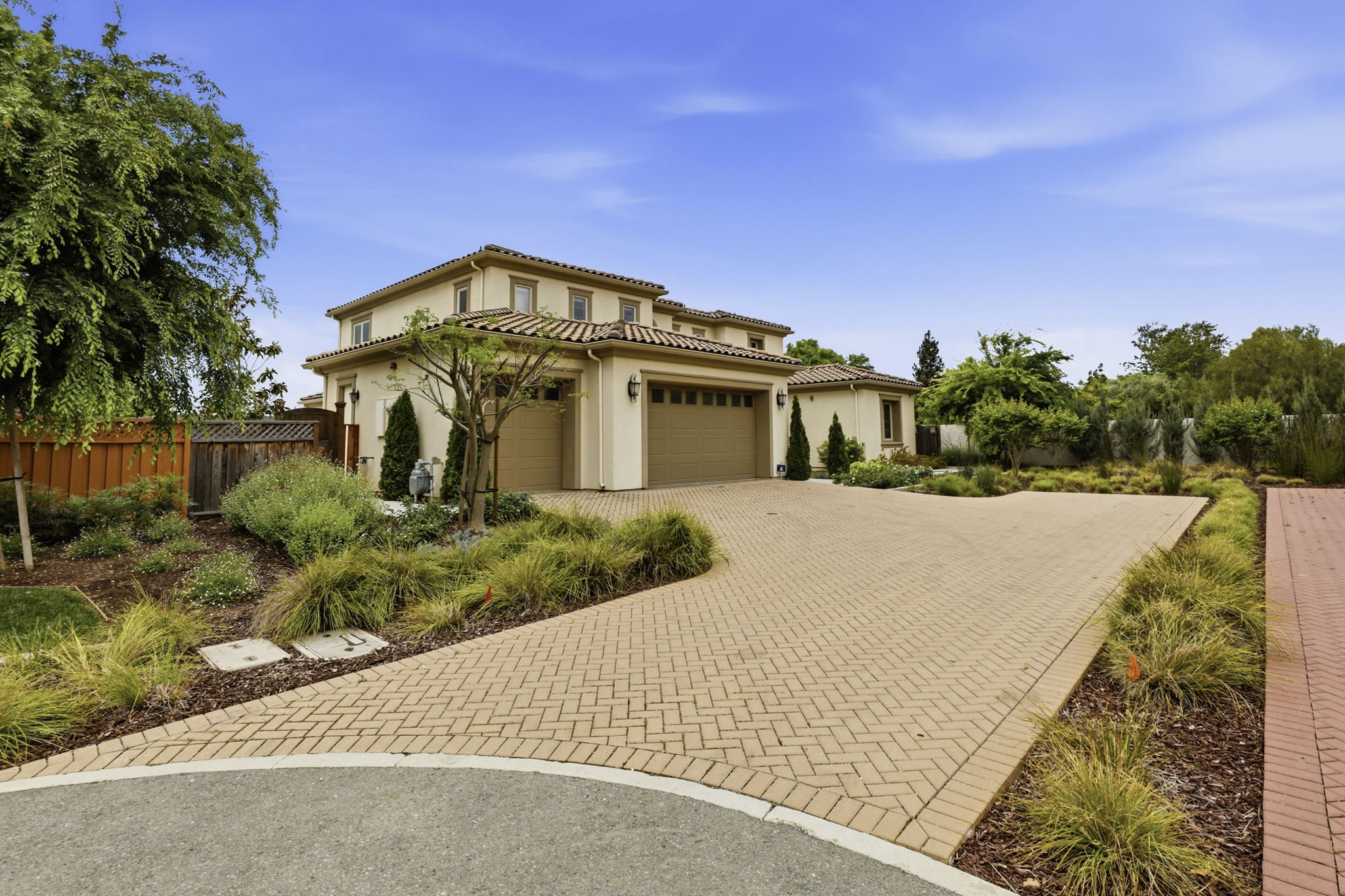 002_F8_18665 Corte Arcange