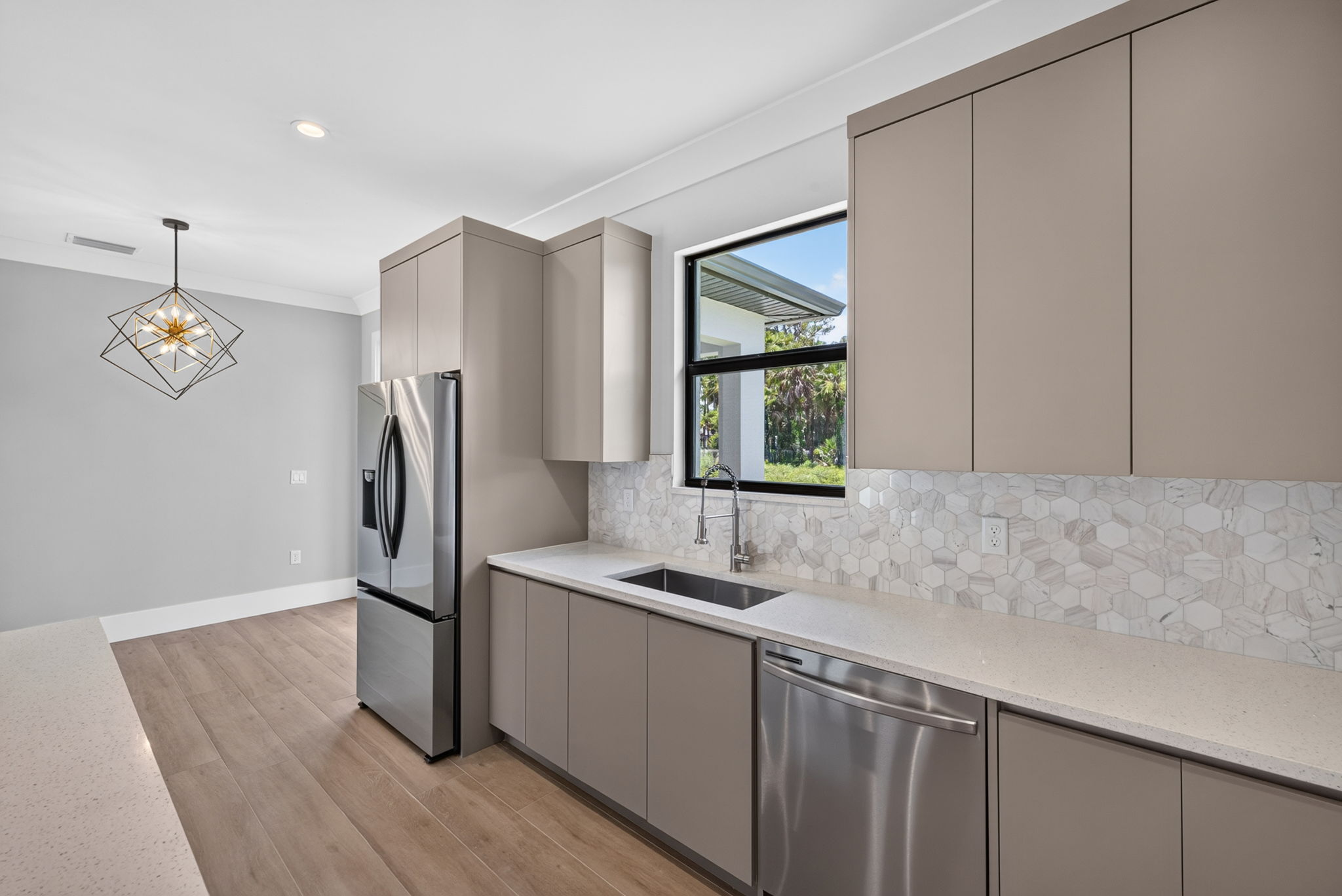 Kitchen 2 of 4