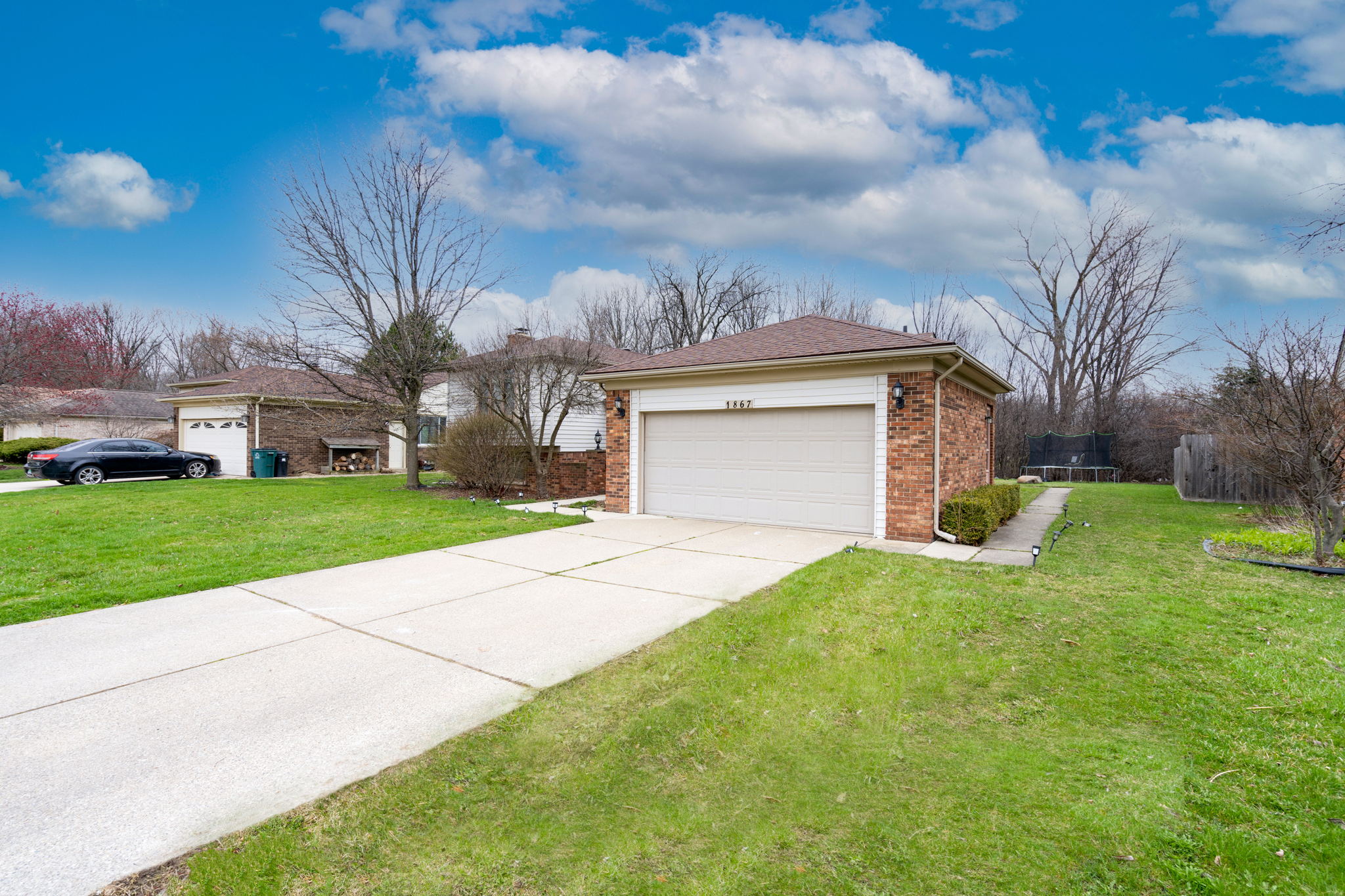 1867 N Lake Dr, Troy, MI 48083, USA Photo 5