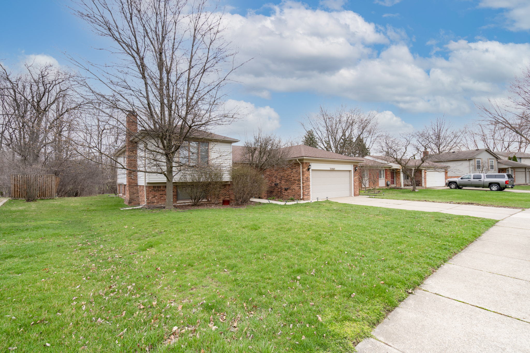 1867 N Lake Dr, Troy, MI 48083, USA Photo 3