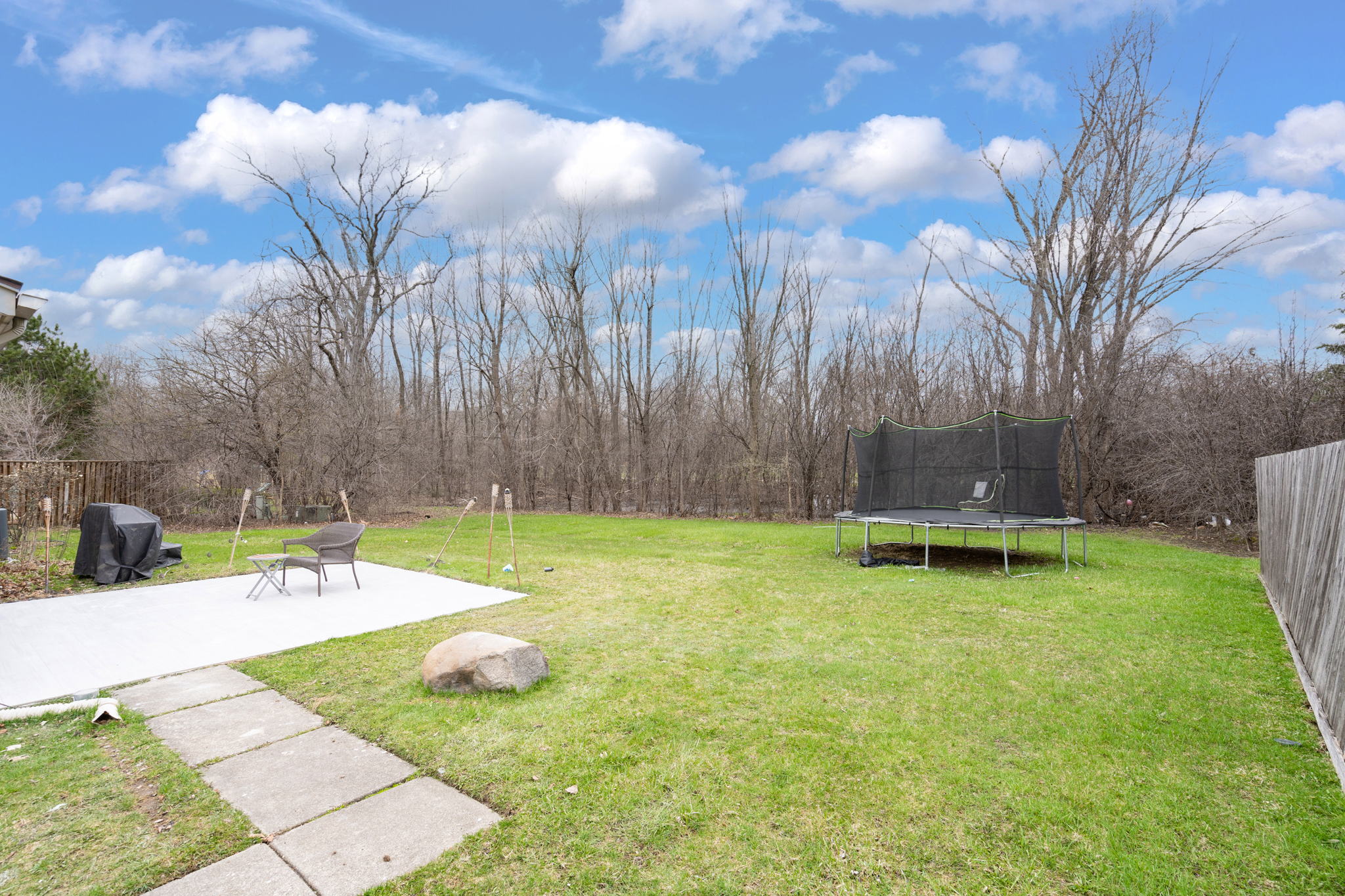 1867 N Lake Dr, Troy, MI 48083, USA Photo 8