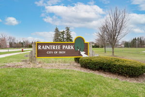 1867 N Lake Dr, Troy, MI 48083, USA Photo 11